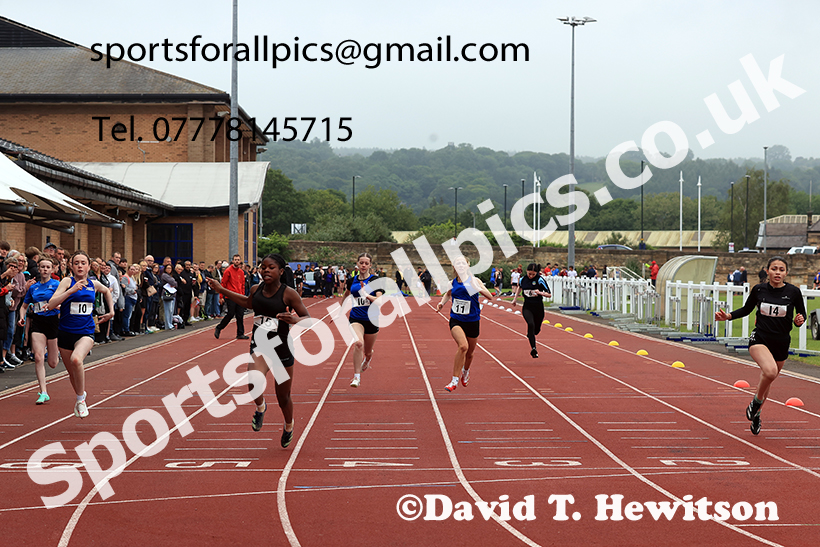 Girls 100 metres, 2025 Northumberland Schools Track and Fields, Wentworth, Hexham. Photo: David T. Hewitson/Sports for All Pics